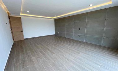 Amplia Casa en Venta, en parque Berna lomas II, 4 Recámaras