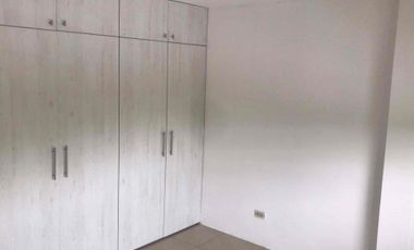 alquilo casa de 5 dormitorios en ciudad celeste