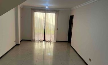 alquilo casa de 4 dormitorios