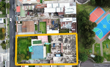 Terreno con 3 casa en venta sector Ponceano, El Condado.