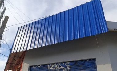 - LOCAL EN EXCELENTE ESQUINA COMERCIAL -