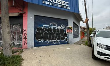 - LOCAL EN EXCELENTE ESQUINA COMERCIAL -