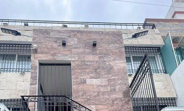 SE VENDE PH TOTALMENTE REMODELADO EN LOMAS VERDES