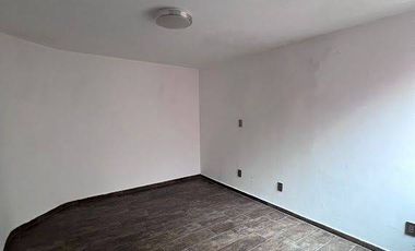 SE VENDE PH TOTALMENTE REMODELADO EN LOMAS VERDES