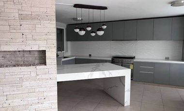 SE VENDE PH TOTALMENTE REMODELADO EN LOMAS VERDES