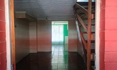 SE VENDE PROPIEDAD EN RENCA, BUENA UBICACIÓN,  DOS HABITACIONES, BAÑO, COMEDOR, COCINA, PATIO TRASERO Y DELANTERO