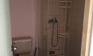 SE VENDE PROPIEDAD EN RENCA, BUENA UBICACIÓN,  DOS HABITACIONES, BAÑO, COMEDOR, COCINA, PATIO TRASERO Y DELANTERO