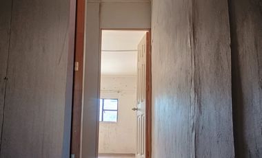 SE VENDE PROPIEDAD EN RENCA, BUENA UBICACIÓN,  DOS HABITACIONES, BAÑO, COMEDOR, COCINA, PATIO TRASERO Y DELANTERO