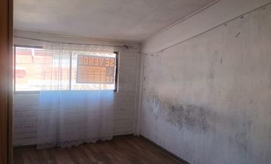 SE VENDE PROPIEDAD EN RENCA, BUENA UBICACIÓN,  DOS HABITACIONES, BAÑO, COMEDOR, COCINA, PATIO TRASERO Y DELANTERO