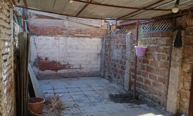 SE VENDE PROPIEDAD EN RENCA, BUENA UBICACIÓN,  DOS HABITACIONES, BAÑO, COMEDOR, COCINA, PATIO TRASERO Y DELANTERO