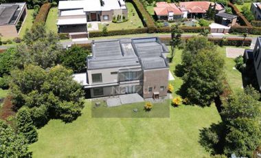 Casa campestre en Urbanización cerrada El Carmen de Viboral vía Rionegro