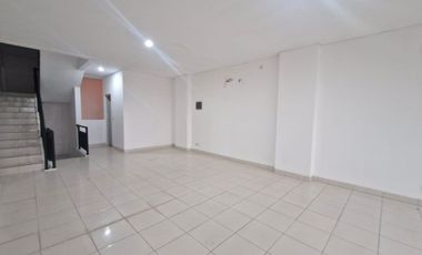 Disewakan Ruko Kosongan The Walk 3 Lantai Siap Pakai, Jgc, Cakung, Jakarta Timur, 030