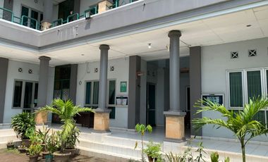Dijual Cepat Gedung Ex Sekolah Hadap Barat di Medan Satria Bekasi