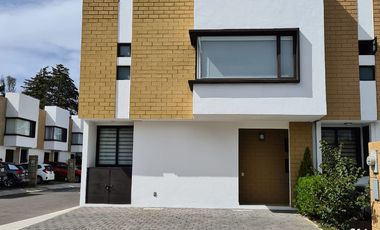 Renta bonita casa en Vista Bosques, cerca de la salida a CDMX