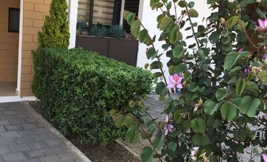 Renta bonita casa en Vista Bosques, cerca de la salida a CDMX