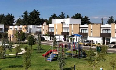 Renta bonita casa en Vista Bosques, cerca de la salida a CDMX