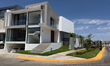 CASA EN VENTA EN COTO VALLE IMPERIAL / CONDOMINIO GALO