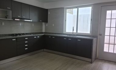 Renta casa nueva 4 recámaras muy cerca de Av. Tecnológico y del Colegio Nuevo Continente