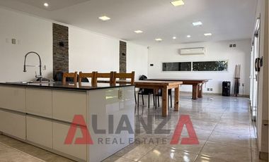 San José 5000 - 4 Dorm, Cochera para 6 vehiculos, Piscina, Patio, Quincho, 240m2