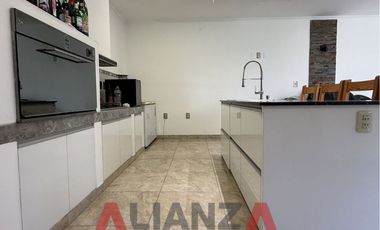 San José 5000 - 4 Dorm, Cochera para 6 vehiculos, Piscina, Patio, Quincho, 240m2