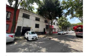 Edificio Mixto en Esquina con 8 Locales y 2 Departamentos – Gran Potencial de Inversión
