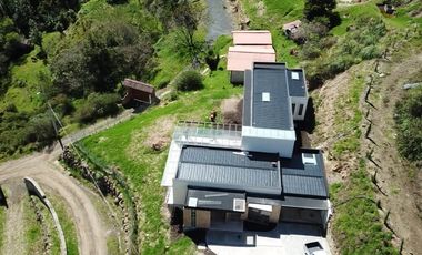 Casa de Lujo en Venta en Apangoras – Challuabamba