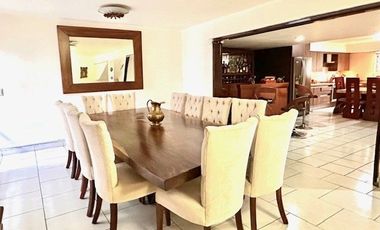 UBICADISIMA CASA EN VENTA EN JARDINES DEL BOSQUE