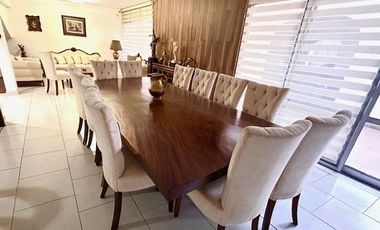 UBICADISIMA CASA EN VENTA EN JARDINES DEL BOSQUE