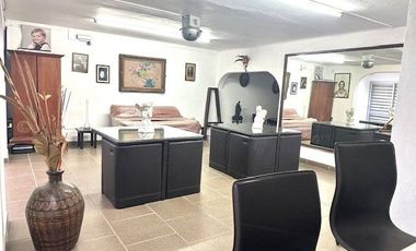UBICADISIMA CASA EN VENTA EN JARDINES DEL BOSQUE