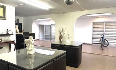 UBICADISIMA CASA EN VENTA EN JARDINES DEL BOSQUE