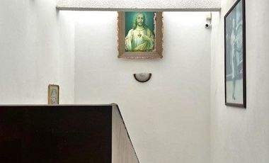 UBICADISIMA CASA EN VENTA EN JARDINES DEL BOSQUE