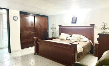 UBICADISIMA CASA EN VENTA EN JARDINES DEL BOSQUE