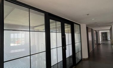 Dijual Cepat Unit Perkantoran Mewah Full Furnish 3 Unit Jadi Satu Office The Royal 55 Royal Residence Surabaya