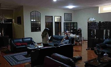 Rumah Mainroad bkr jual cepat hitung tanah termurah
