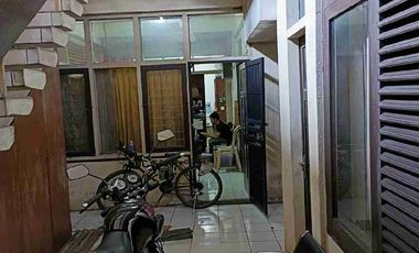 Rumah Mainroad bkr jual cepat hitung tanah termurah