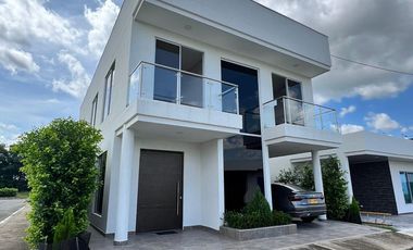 VENDO-PERMUTO ESPECTACULAR CASA EN CONDOMINO-TOLIMA