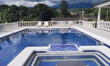 VENDO-PERMUTO ESPECTACULAR CASA EN CONDOMINO-TOLIMA