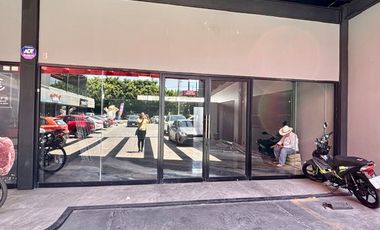 Local Comercial en Renta Dentro de Plaza Jardin Real en Zapopan