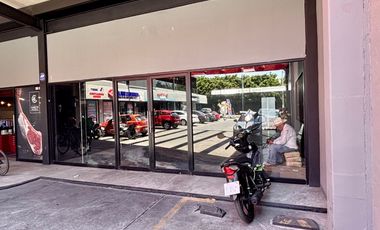 Local Comercial en Renta Dentro de Plaza Jardin Real en Zapopan