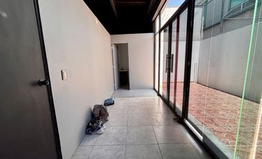 Local Comercial en Renta Dentro de Plaza Jardin Real en Zapopan