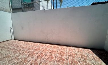 Local Comercial en Renta Dentro de Plaza Jardin Real en Zapopan