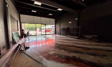 Local Comercial en Renta Dentro de Plaza Jardin Real en Zapopan