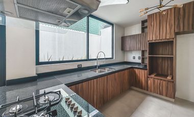 CASA EN VENTA CON RECÁMARA EN PLANTA BAJA UBICADA CERCA DE HERMANOS SERDÁN Y LA CEMENTERA