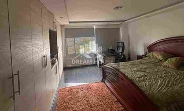 Casa en Renta en el Sector Viña Alta, Urbanización Algarrobos, Quito Ecuador