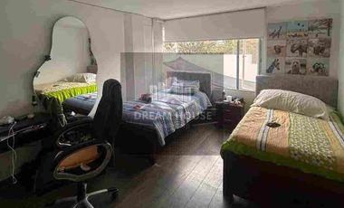 Casa en Renta en el Sector Viña Alta, Urbanización Algarrobos, Quito Ecuador