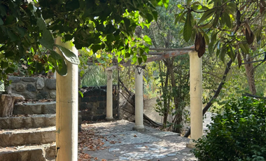 Gran Oportunidad Terreno Enorme Estero Arrayan Casa en Venta Lo Barnechea