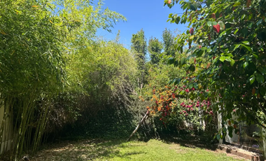 Excelente terreno Precioso jardín Casa en Venta acogedora Segura Condominio La Reina
