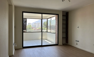 Excelente Estado metro Escuela Militar Departamento en Venta Vista Despejada Las Condes