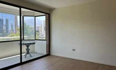 Excelente Estado metro Escuela Militar Departamento en Venta Vista Despejada Las Condes