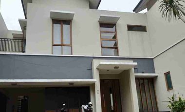 Disewakan Rumah Compound di Pejaten 5 Kamar Tidur